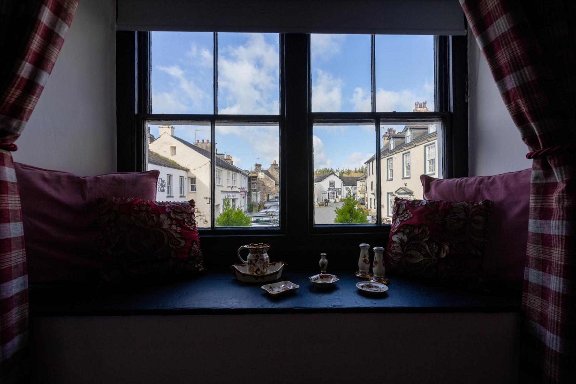 The Kings Arms Hotel Cartmel Exterior photo